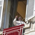 Papa no Angelus - Foto: Vatican Meda
